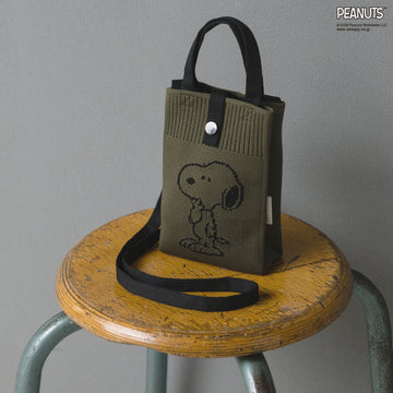 ニットショルダーバッグ スヌーピー　カーキ